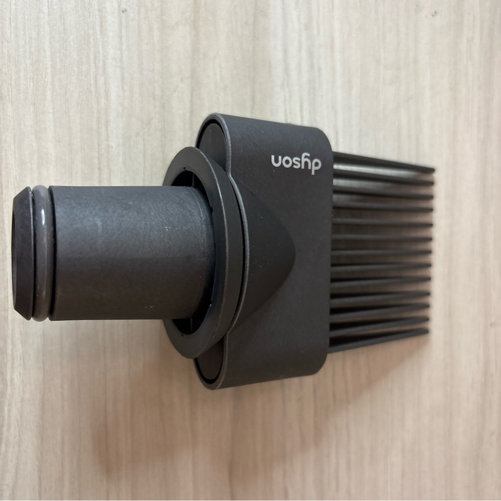 Dyson Hair Dryer Wide Tooth Comb Attachment in Black - Picture 2 of 7